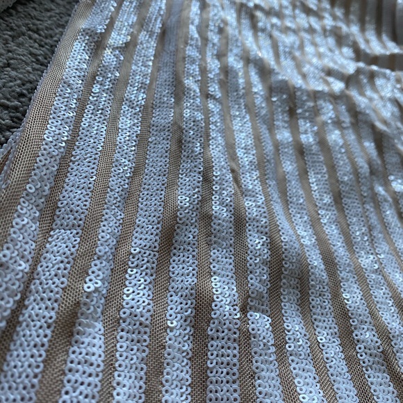 Nude and white sequence dress - Picture 3 of 4